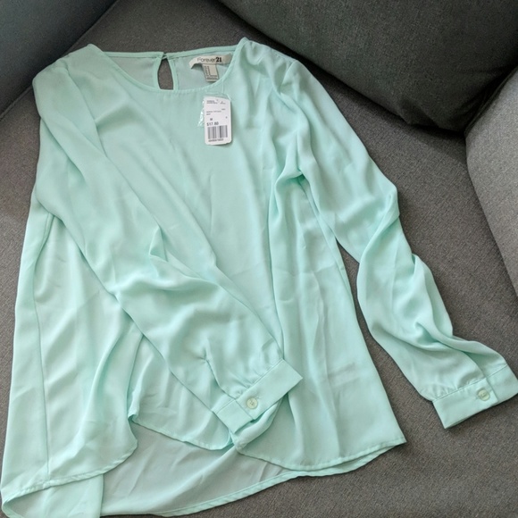 Mint colored woven top BNWT - Picture 3 of 3
